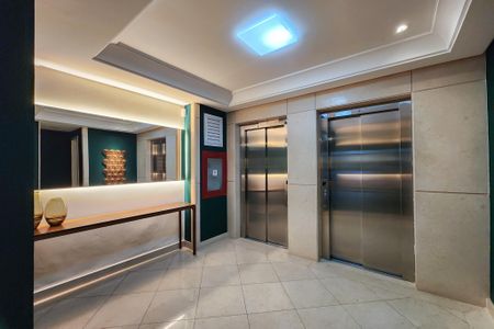 Apartamento à venda com 180m², 4 quartos e 2 vagas Apartamento à venda com 180m², 4 quartos e 2 vagasElevadores