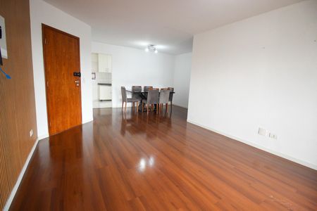 Sala de apartamento para alugar com 3 quartos, 110m² em Chácara Agrindus, Taboão da Serra