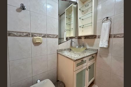 Apartamento para alugar com 100m², 3 quartos e 1 vagaBanheiro social 