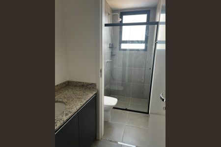 Banheiro de apartamento para alugar com 1 quarto, 48m² em Parque Campolim, Sorocaba