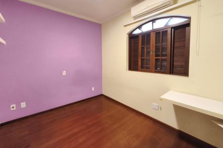 Casa para alugar com 310m², 4 quartos e 5 vagas Casa para alugar com 310m², 4 quartos e 5 vagasQuarto 2