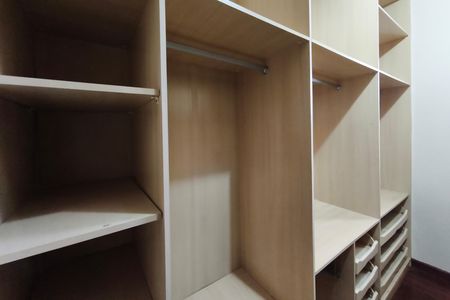 Casa para alugar com 310m², 4 quartos e 5 vagas Casa para alugar com 310m², 4 quartos e 5 vagasQuarto 4