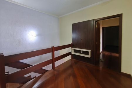 Casa para alugar com 310m², 4 quartos e 5 vagas Casa para alugar com 310m², 4 quartos e 5 vagasSala de TV