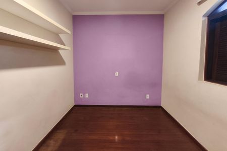 Casa para alugar com 310m², 4 quartos e 5 vagas Casa para alugar com 310m², 4 quartos e 5 vagasQuarto 2