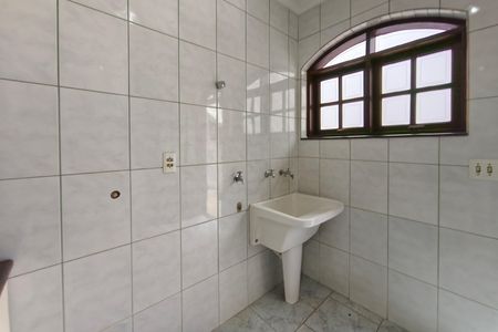 Casa para alugar com 310m², 4 quartos e 5 vagas Casa para alugar com 310m², 4 quartos e 5 vagasÁrea de Serviço