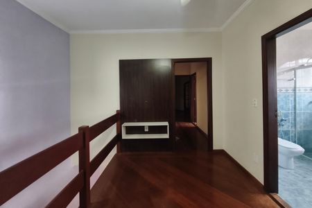 Casa para alugar com 310m², 4 quartos e 5 vagas Casa para alugar com 310m², 4 quartos e 5 vagasSala de TV