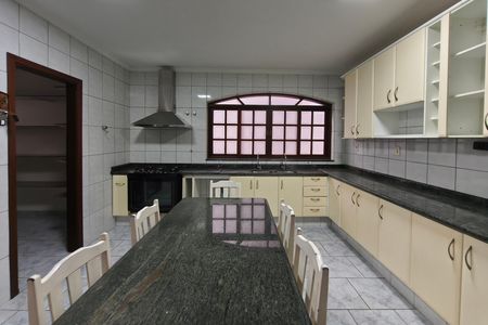 Casa para alugar com 310m², 4 quartos e 5 vagas Casa para alugar com 310m², 4 quartos e 5 vagasCozinha