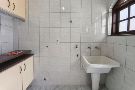 Casa para alugar com 310m², 4 quartos e 5 vagas Casa para alugar com 310m², 4 quartos e 5 vagasÁrea de Serviço