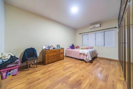 Casa à venda com 283m², 3 quartos e 6 vagasQuarto 1