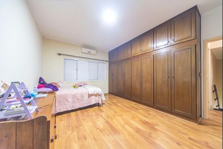 Casa à venda com 283m², 3 quartos e 6 vagasQuarto 1