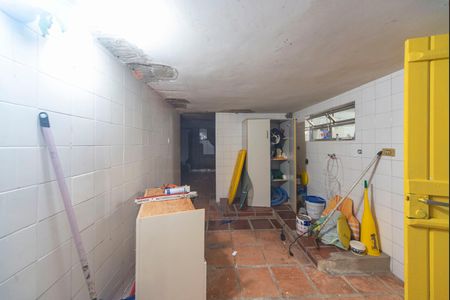 Casa à venda com 283m², 3 quartos e 6 vagasQuarto de Serviço