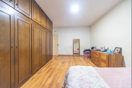 Casa à venda com 283m², 3 quartos e 6 vagasQuarto 1