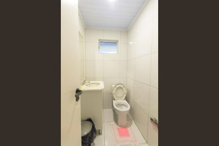 Casa à venda com 148m², 4 quartos e 2 vagas Casa à venda com 148m², 4 quartos e 2 vagasBanheiro de Serviço