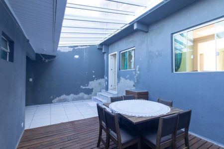 Casa à venda com 148m², 4 quartos e 2 vagas Casa à venda com 148m², 4 quartos e 2 vagasVaranda gourmet