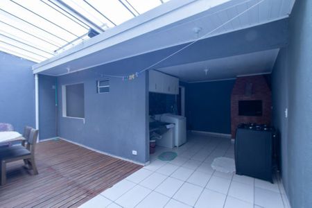 Casa à venda com 148m², 4 quartos e 2 vagas Casa à venda com 148m², 4 quartos e 2 vagasVaranda gourmet