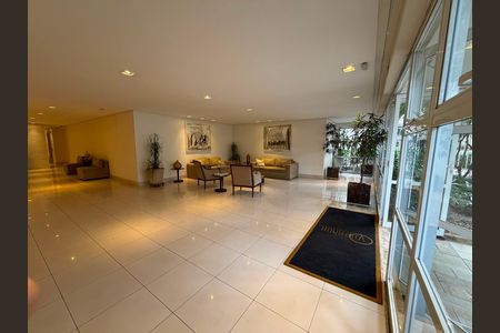 Apartamento à venda com 68m², 2 quartos e 1 vaga Apartamento à venda com 68m², 2 quartos e 1 vagaHall social
