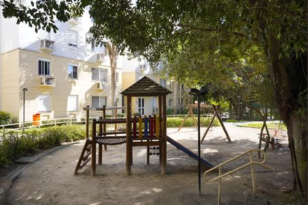 Apartamento à venda com 48m², 2 quartos e 1 vaga Apartamento à venda com 48m², 2 quartos e 1 vagaÁrea comum - Playground