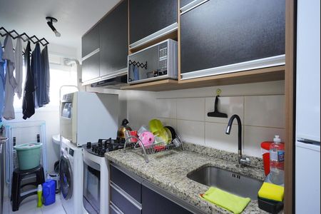 Cozinha de apartamento à venda com 2 quartos, 48m² em Cristal, Porto Alegre