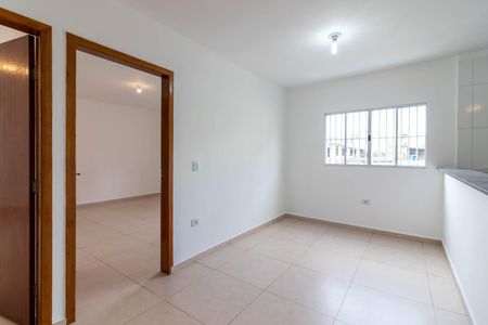 Sala de apartamento para alugar com 2 quartos, 50m² em Parque Peruche, São Paulo