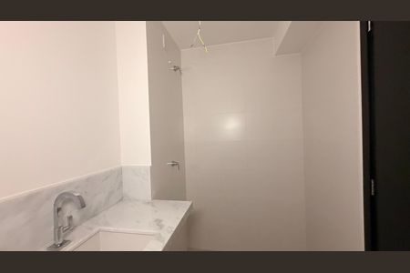 Banheiro de apartamento à venda com 1 quarto, 50m² em Setor Bueno, Goiânia