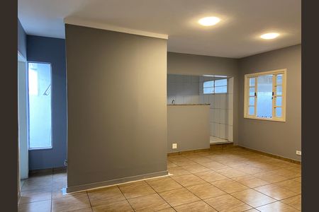 Casa para alugar com 100m², 2 quartos e 1 vaga Casa para alugar com 100m², 2 quartos e 1 vagaSala