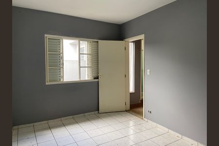 Casa para alugar com 100m², 2 quartos e 1 vaga Casa para alugar com 100m², 2 quartos e 1 vagaQuarto 1