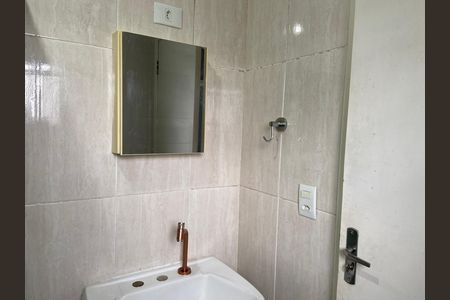 Casa para alugar com 100m², 2 quartos e 1 vaga Casa para alugar com 100m², 2 quartos e 1 vagaBanheiro