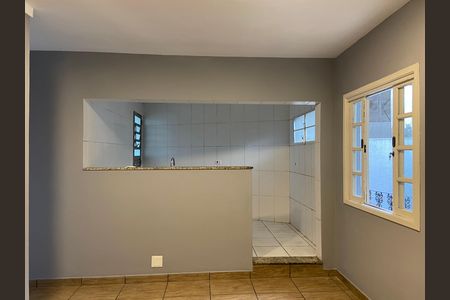 Casa para alugar com 100m², 2 quartos e 1 vaga Casa para alugar com 100m², 2 quartos e 1 vagaSala