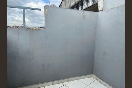 Casa para alugar com 100m², 2 quartos e 1 vaga Casa para alugar com 100m², 2 quartos e 1 vagaVaranda