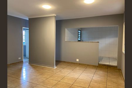 Casa para alugar com 100m², 2 quartos e 1 vaga Casa para alugar com 100m², 2 quartos e 1 vagaSala