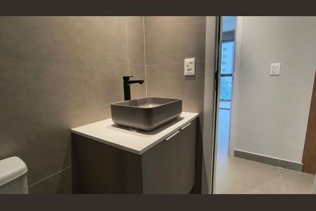 Apartamento para alugar com 80m², 2 quartos e 1 vaga Apartamento para alugar com 80m², 2 quartos e 1 vagaBanheiro Social