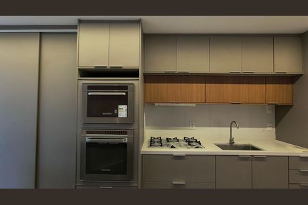 Apartamento para alugar com 80m², 2 quartos e 1 vaga Apartamento para alugar com 80m², 2 quartos e 1 vagaCozinha e Área de Serviço