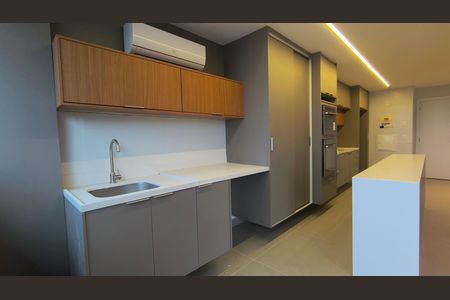 Apartamento para alugar com 80m², 2 quartos e 1 vaga Apartamento para alugar com 80m², 2 quartos e 1 vagaCozinha e Área de Serviço