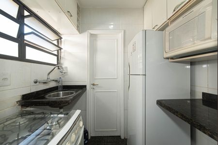 Cozinha de kitnet/studio para alugar com 1 quarto, 16m² em Brooklin, São Paulo