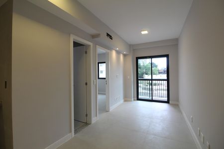 Sala de kitnet/studio para alugar com 1 quarto, 36m² em Jacarepaguá, Rio de Janeiro