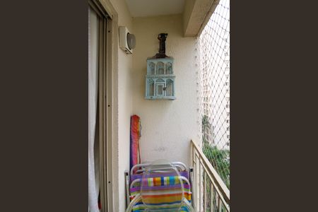 Apartamento à venda com 65m², 3 quartos e 1 vaga Apartamento à venda com 65m², 3 quartos e 1 vagaVaranda