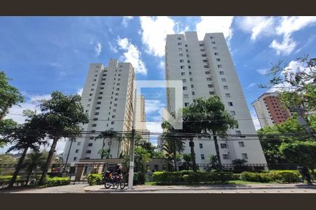 Apartamento à venda com 65m², 3 quartos e 1 vaga Apartamento à venda com 65m², 3 quartos e 1 vagaFachada e portaria