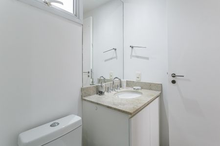 Apartamento à venda com 80m², 2 quartos e 2 vagas Apartamento à venda com 80m², 2 quartos e 2 vagasBanheiro da Suíte