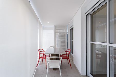 Apartamento à venda com 80m², 2 quartos e 2 vagas Apartamento à venda com 80m², 2 quartos e 2 vagasVaranda