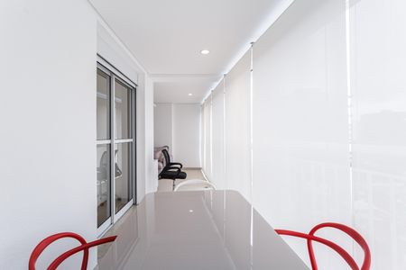 Apartamento à venda com 80m², 2 quartos e 2 vagas Apartamento à venda com 80m², 2 quartos e 2 vagasVaranda