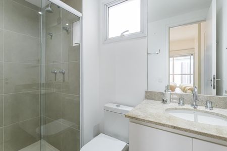 Apartamento à venda com 80m², 2 quartos e 2 vagas Apartamento à venda com 80m², 2 quartos e 2 vagasBanheiro da Suíte
