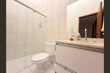 Casa à venda com 99m², 3 quartos e 2 vagasBanheiro Social