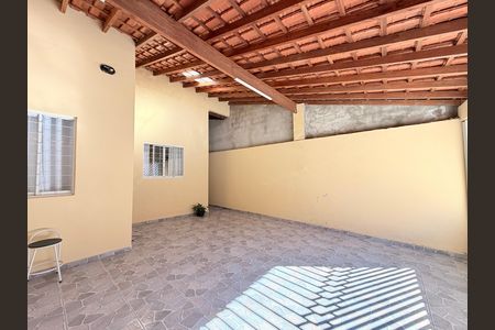 Casa à venda com 99m², 3 quartos e 2 vagasGaragem
