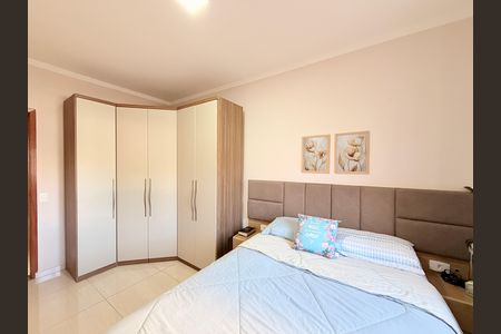 Casa à venda com 99m², 3 quartos e 2 vagasQuarto 1