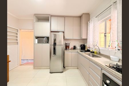 Casa à venda com 99m², 3 quartos e 2 vagasCozinha