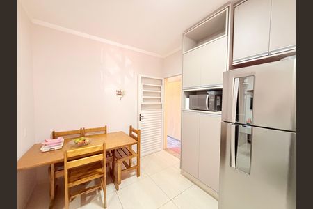 Casa à venda com 99m², 3 quartos e 2 vagasCozinha