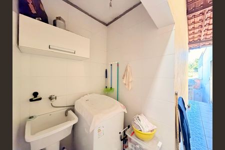 Casa à venda com 99m², 3 quartos e 2 vagasÁrea de Serviço
