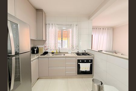 Casa à venda com 99m², 3 quartos e 2 vagasCozinha