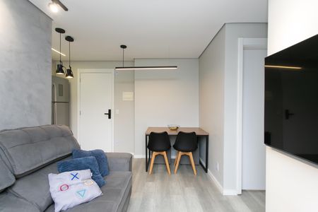 Sala  de apartamento à venda com 2 quartos, 41m² em Cidade Líder, São Paulo