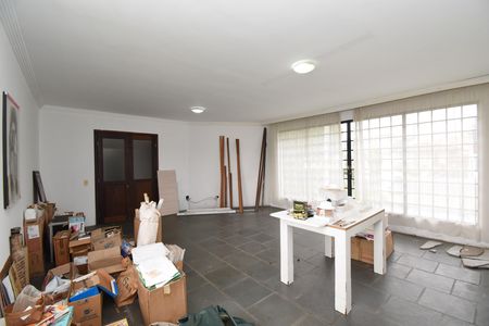 Casa à venda com 460m², 4 quartos e 5 vagasSala